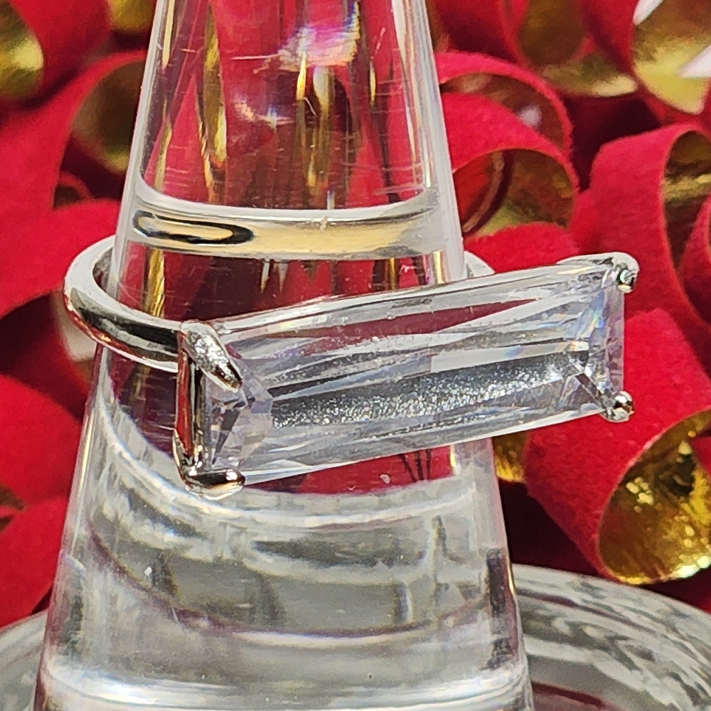 Chloe + Isabel Cocktail Hour Baguette Ring SZ 7